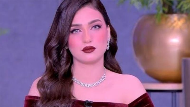 ياسمين عز
