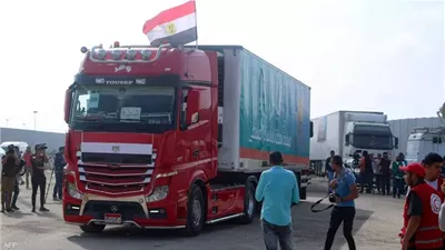 لليوم الثاني.. المساعدات المصرية تتدفق إلى غزة عبر معبر 