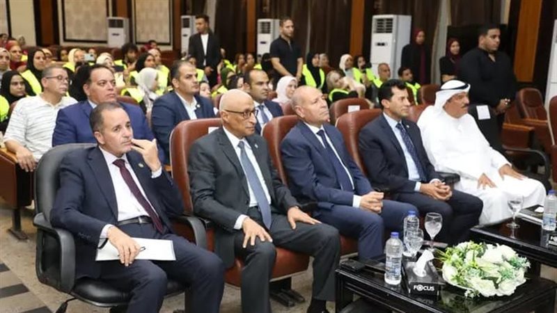 وزير الشباب والرياضة يسلم عقود دعم 82 مشروعًا