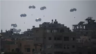 دول عربية وأوروبية تطلق جسرا جويا للمساعدات في مواجهة كارثة غزة الإنسانية