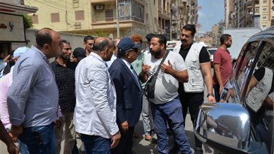 لتيسير حركة المرور.. محافظ الدقهلية: يوجه تنظيم أماكن الباعة الجائلين بشارع الجلاء