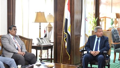 رئيس «الأعلى للإعلام» يلتقي لجنة ضبط أداء الإعلام الرياضي بتشكيلها الجديد