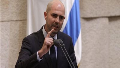 بعد إعلان عزمهما الاعتراف بالدولة الفلسطينية.. الكنيست الإسرائيلي يهاجم ماكرون وستارمر 