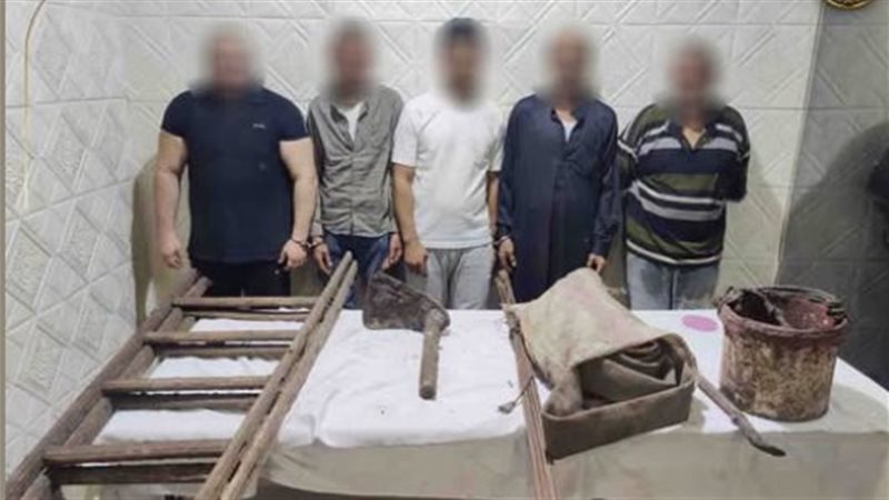 المتهمين 