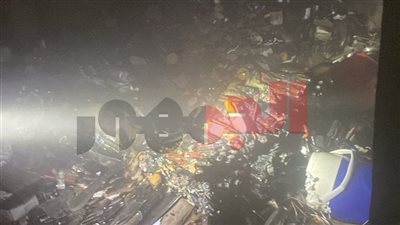 انتداب المعمل الجنائي لمعاينة موقع حريق سنتر أدوات منزلية فى الدرب الأحمر 