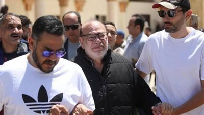 في مشهد حزين.. صلاح عبد الله يودع الفنان لطفي لبيب