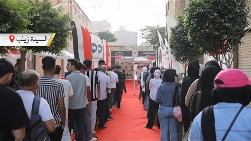 توافد المواطنين أمام المقار الانتخابية لانتخابات مجلس الشيوخ