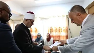 مفتي الجمهورية يدلي بصوته في انتخابات مجلس الشيوخ 2025