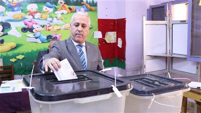 رئيس الوطنية للصحافة يدلي بصوته في انتخابات الشيوخ 2025