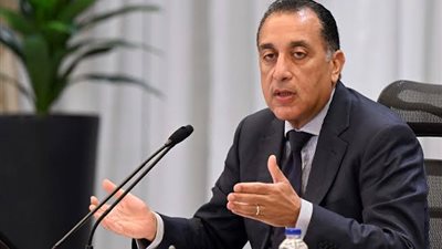 «مدبولي» يتابع اللمسات النهائية لتطوير المنطقة المحيطة بالمتحف المصري