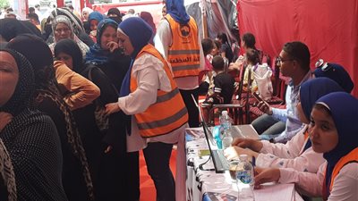 المرأة تتصدر المشهد.. توافد مكثف للناخبين بلجنة الشهيد أحمد محمود بالهرم