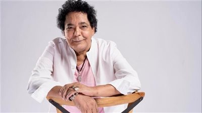 ناقد فني: محمد منير يستكمل علاجه بالمنزل والحالة الصحية أفضل