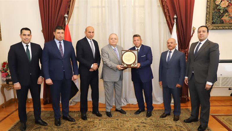  رئيس نادى قضاة الفيوم أثناء  التكريم 