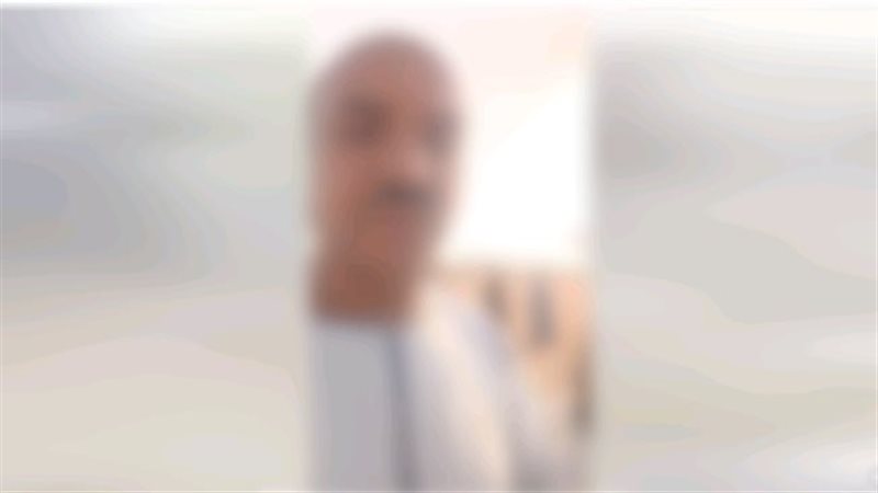 المتهم خلال مقطع الفيديو 