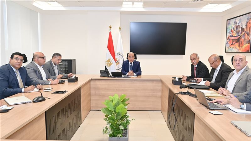خلال الاجتماع 