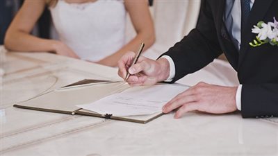 تفسير رؤية المأذون في المنام لابن سيرين وعلاقتها بزواج العزباء والمطلقة