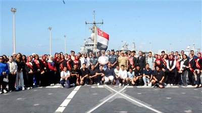 ­­­­­القوات المسلحة تنظم زيارة لعدد من الشباب المصريين بالخارج لقيادتي البحرية والصاعقة