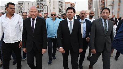 وزير الرياضة ومحافظ القاهرة يفتتحوا حمام سباحة نصف أولمبي بمركز التنمية الشبابية 