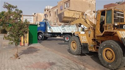 رئيس مدينة رأس غارب يتابع أعمال تطوير الأرصفة ومداخل منطقة دمشق