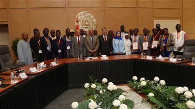 وزير الكهرباء يشهد تخريج 25 متدربًا إفريقيًا في مجالات الطاقة والبنية التحتية