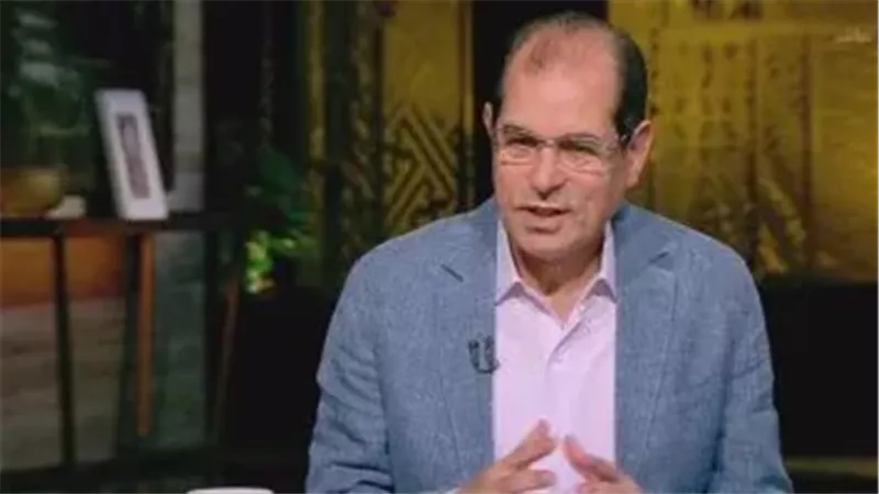 الدكتور يوسف عامر