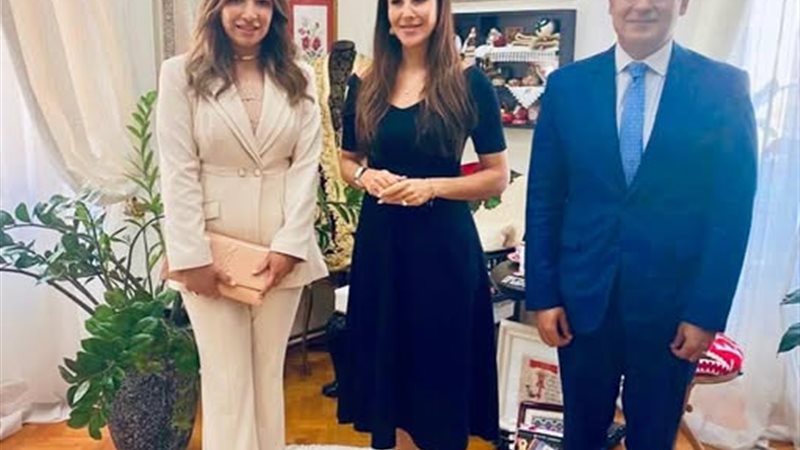 سفير مصر في بلجراد مع قرينة رئيس جمهورية صربيا