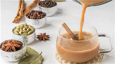 شاي الكرك.. المشروب الذي غزا المقاهي بخلطاته الغريبة