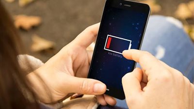 خلي بالك.. 5 أسباب وراء نفاد بطارية الهاتف بسرعة