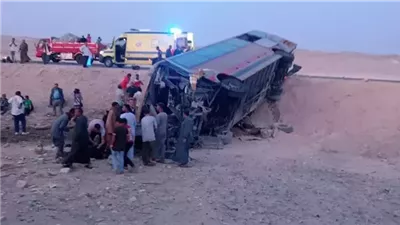 إصابة 19 طالبا في انقلاب أتوبيس على الصحراوي الشرقي بالمنيا
