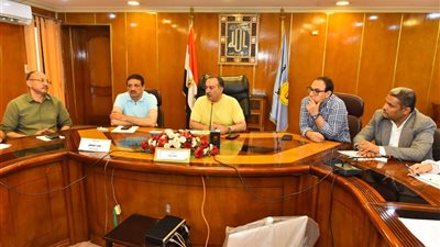 محافظ أسيوط يطالب بتسريع تنفيذ مشروعات الخطة الاستثمارية 