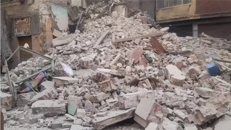  انهيار جزئى بعقار فى حى الجمرك بالإسكندرية