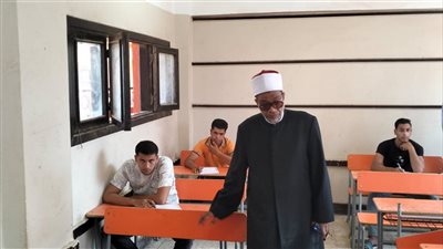 قطاع المعاهد يتابع امتحانات الدور الثاني للثانوية الأزهرية بالأقصر والقليوبية