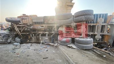تصادم مروع بالمعادي.. 10 أشخاص بين قتيل وجريح في حادثة سير | صور