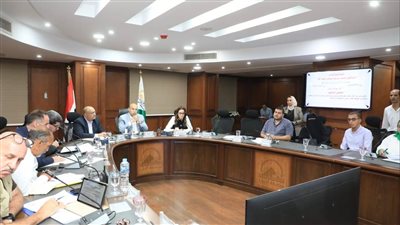 نائبا محافظ الجيزة يعقدان اللقاء الأسبوعي لبحث شكاوى المواطنين