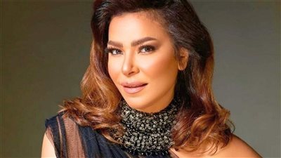 ألفت عمر عالقة في مطار السعودية: “أنا في عنايتك يا رب العالمين”