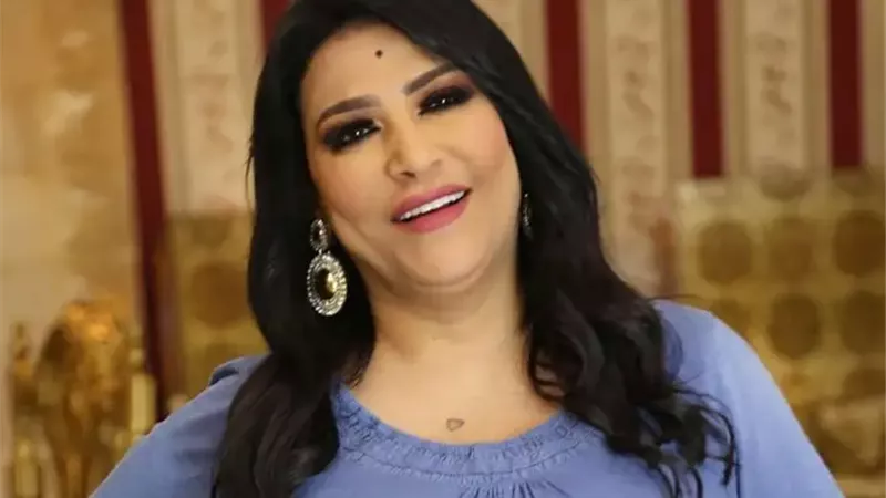 الفنانة بدرية طلبة
