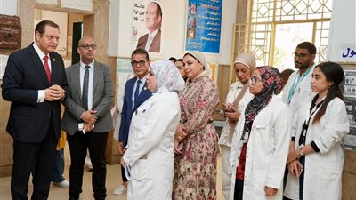 رئيس هيئة الاعتماد والرقابة الصحية يتفقد مستشفى رأس التين العام