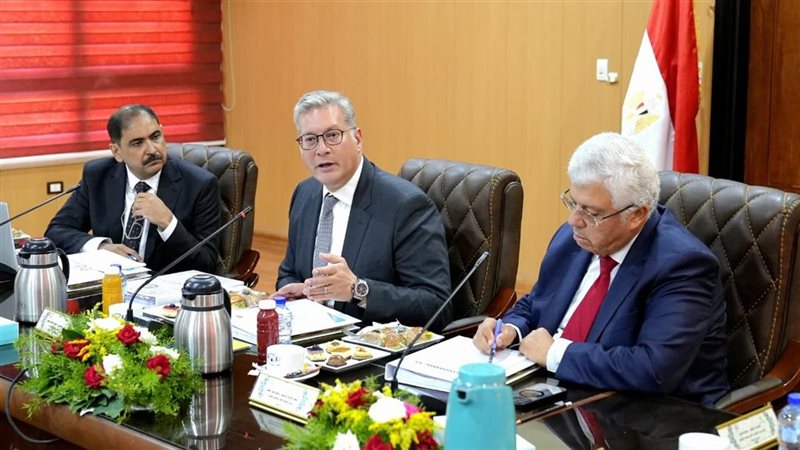 وزيرا البترول والبحث العلمي