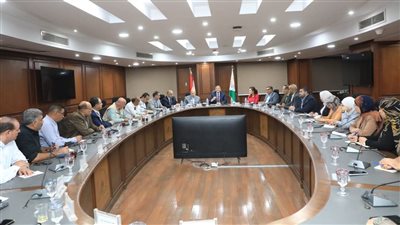 محافظ الجيزة يلتقي رؤساء الأحياء لمناقشة ملفات العمل لتحسين الخدمات المقدمة للمواطنين
