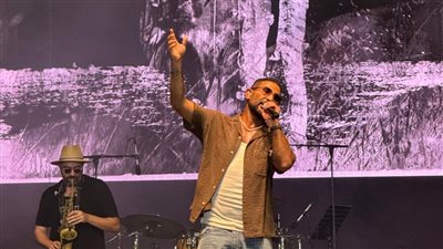 أحمد سعد يحتفل بعيد ميلاده وسط جمهوره المغربي في مهرجان الشواطئ