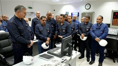 وزير البترول يواصل جولاته التفقدية بمصانع البتروكيماويات بالإسكندرية