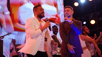 تامر حسني والشامي يتألقان في مهرجان ليالي مراسي