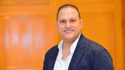 عماد زيادة يصل الرياض لحضور Joy Awards : 