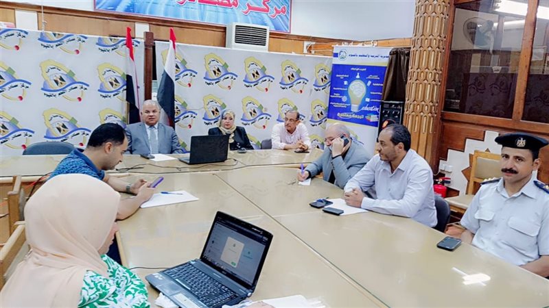 وكيل وزارة التعليم بالفيوم يتابع امتحانات الثانوية العامة 