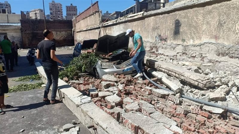 انهيار سور  في ميدان الساعة شرق الإسكندرية   