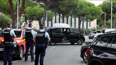 اعتقال شابين بتهمة التخطيط لهجمات على معابد يهودية وبرج إيفل بفرنسا
