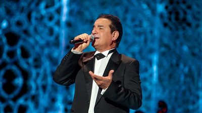 محمد ثروت: تعلمت احترام الجمهور من عبد الوهاب وأشعر أني أغني لأول مرة رغم خبرتي