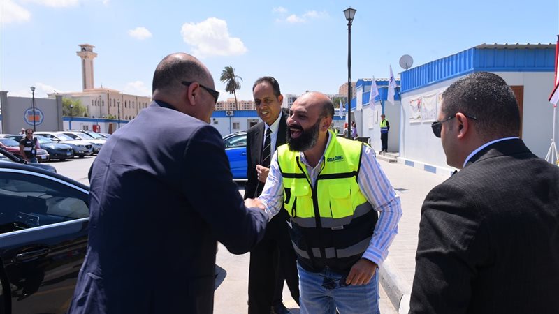 وزير العمل يزور موقع النحاس للمترو الجديد