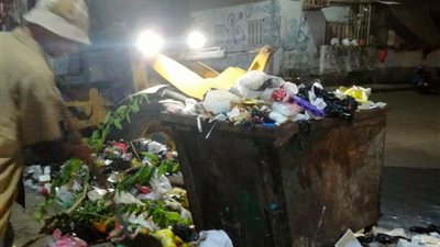 لحل أزمة القمامة.. نائب محافظ بورسعيد يعلن فسخ عقد شركة النظافة بحي الزهور