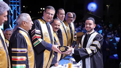وزير الزراعة يشهد حفل تخرج دفعة جديدة للأكاديمية العربية للعلوم والتكنولوجيا والنقل البحري